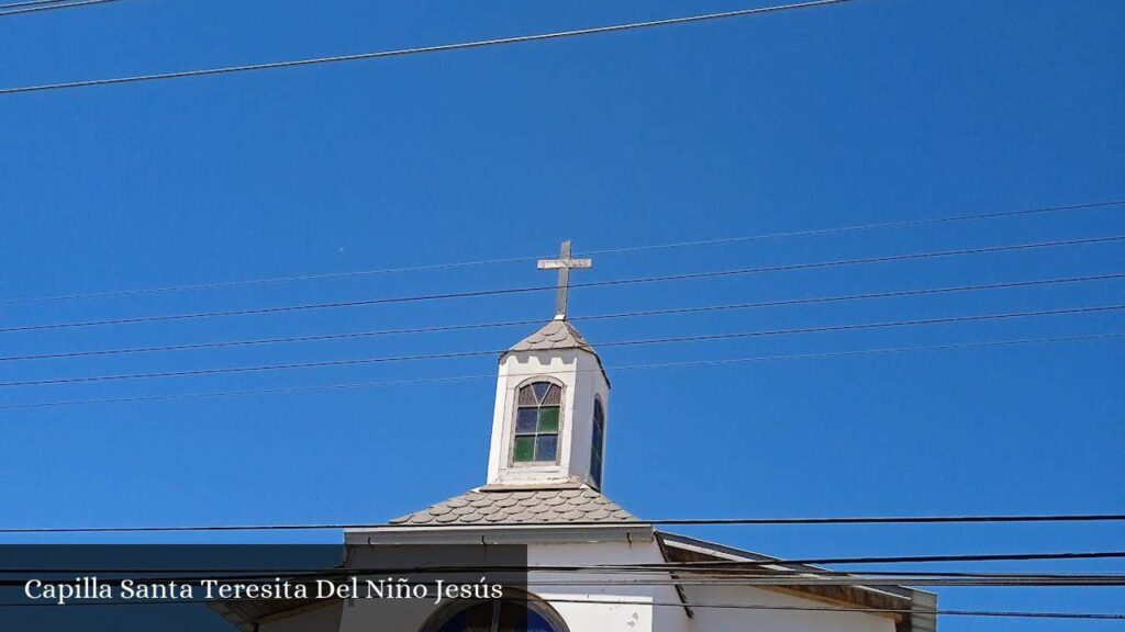 Capilla Santa Teresita Del Niño Jesús - Pelluhue (Región de Maule)